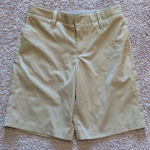 Under Armour youth boys khaki shorts sz 8